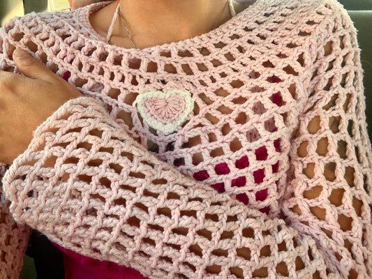 Bolero de crochet con forma de corazón sagrado